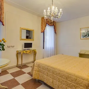 https://bernardi-semenzato.hotelslidodijesolo.com
