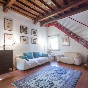 https://studio-vasari.it-tuscanyhotel.com