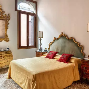 Luxury Venetian Venedik