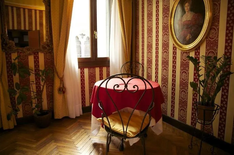Ca' Morosini 1 & 2 Hotel Veneza 2*,  Itália